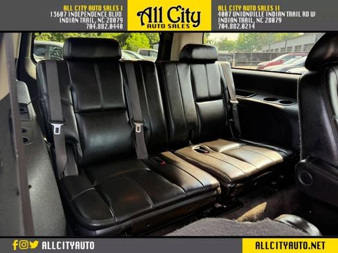 Used 2009 GMC Yukon XL Denali RWD image 31