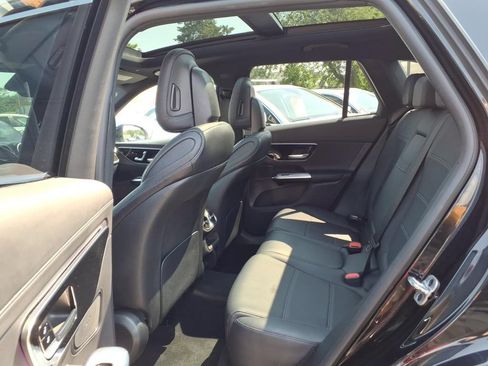 Used 2023 Mercedes-Benz GLC 300 4MATIC image 16