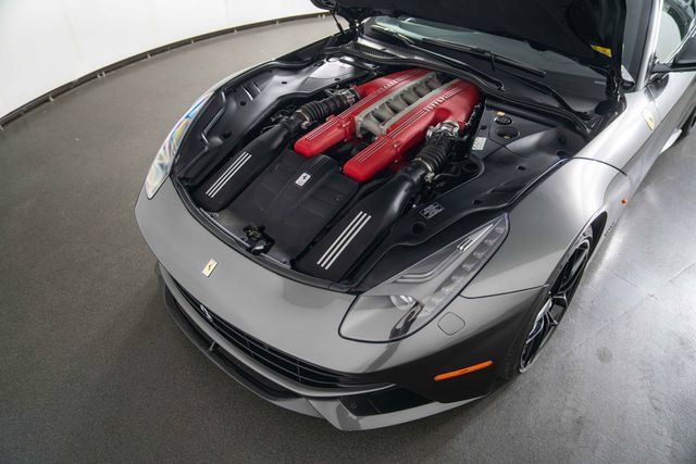 Used 2015 Ferrari F12 Berlinetta RWD image 32