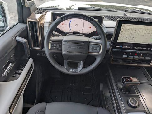 New 2025 GMC Hummer EV 2X image 17