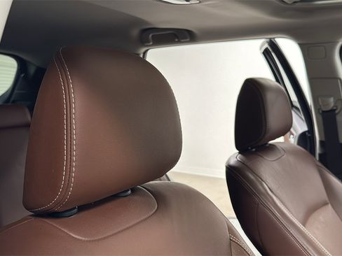 Used 2019 Subaru Outback 3.6R Touring w/ Popular Package #3A image 19