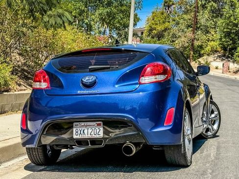 Used 2017 Hyundai Veloster Value Edition FWD image 18