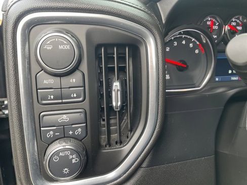 Used 2021 Chevrolet Silverado 1500 LT image 19