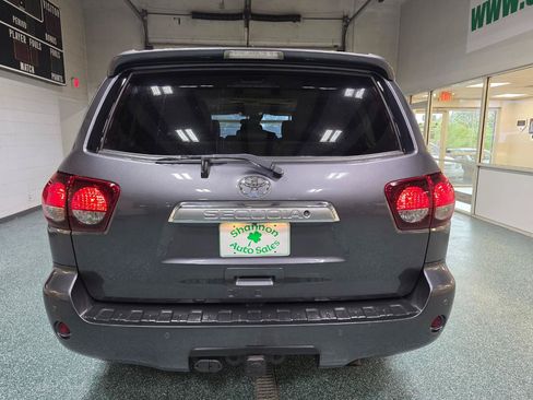 Used 2018 Toyota Sequoia Limited w/ Safety & Convenience Package AWD/4WD image 8