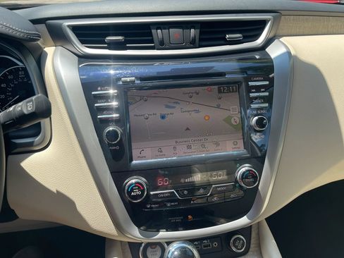 Used 2020 Nissan Murano SL w/ Moonroof Package FWD image 17