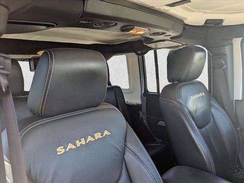 Used 2015 Jeep Wrangler Unlimited Sahara w/ Connectivity Group AWD/4WD image 16
