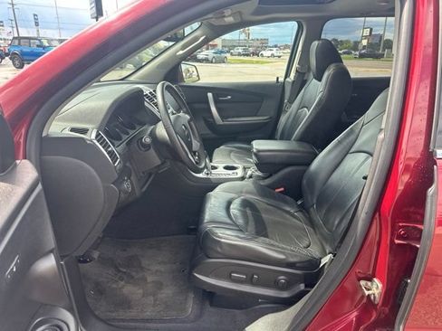 Used 2010 GMC Acadia SLT w/ Technology Package FWD image 6