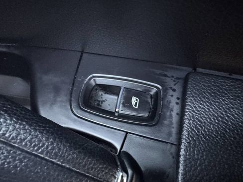 Used 2017 Porsche Cayenne Platinum Edition w/ Premium Package (PJV) image 40