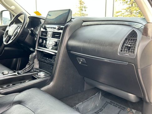 Used 2024 INFINITI QX80 Luxe image 9