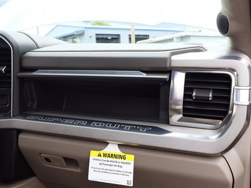 Used 2025 Ford F350 Platinum w/ Platinum Plus Package AWD/4WD image 39