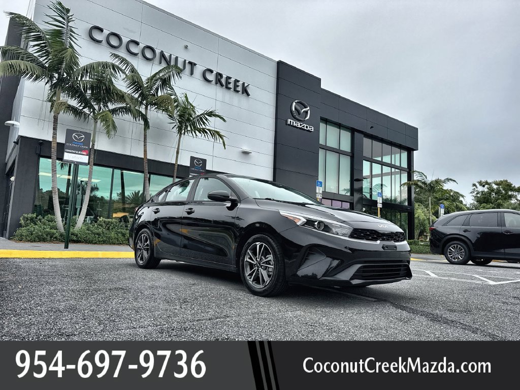 Used 2023 Kia Forte LXS w/ LXS Technology Package FWD image 1