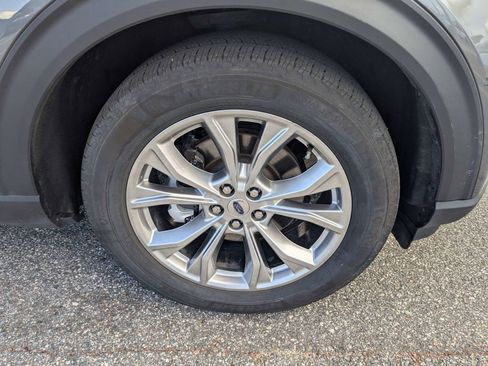Certified 2024 Ford Explorer XLT w/ Equipment Group 202A RWD image 11