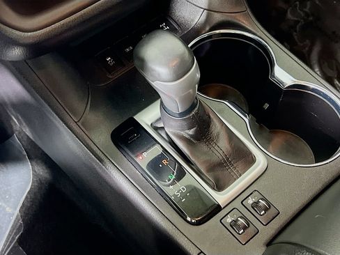 Certified 2019 Toyota Highlander XLE AWD/4WD image 15