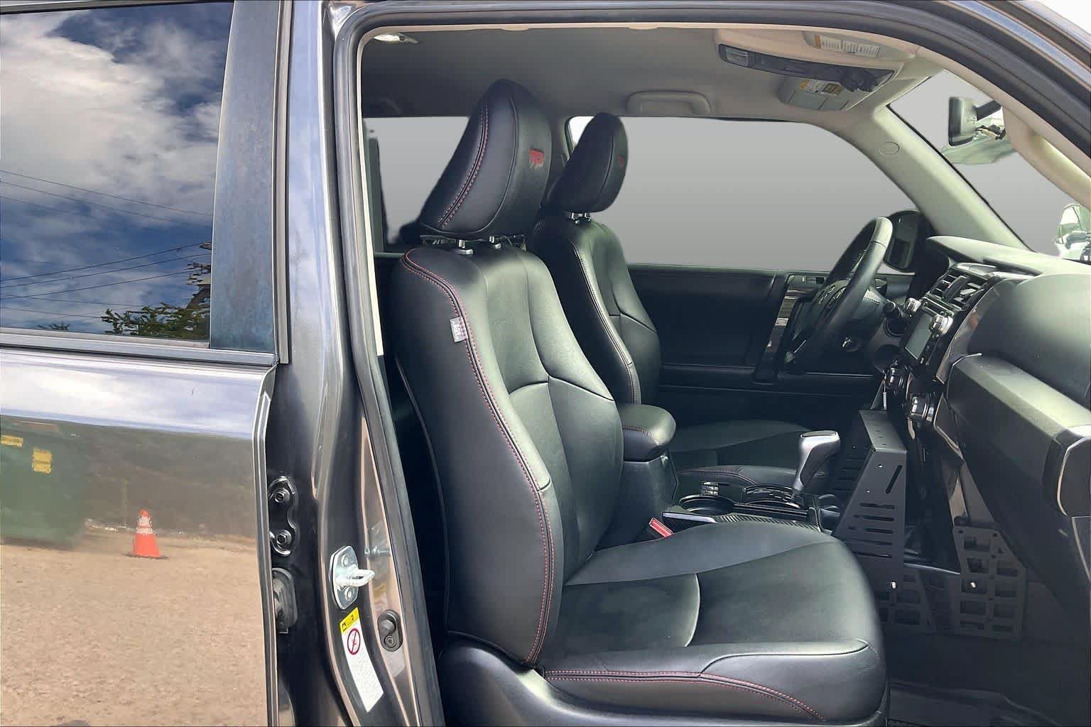Used 2019 Toyota 4Runner TRD Off-Road Premium AWD/4WD image 9
