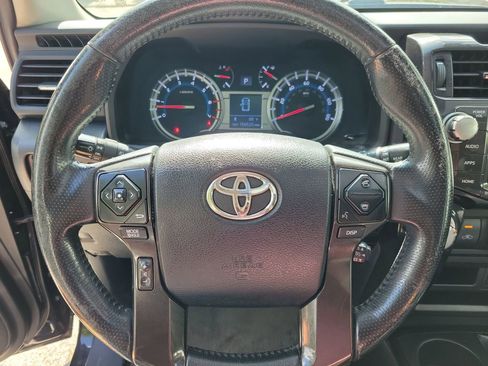 Used 2017 Toyota 4Runner TRD Off-Road Premium AWD/4WD image 17
