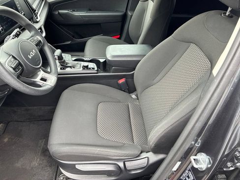 Used 2023 Kia Sportage LX AWD/4WD image 11