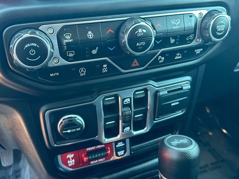 Used 2021 Jeep Wrangler Unlimited Rubicon AWD/4WD image 13