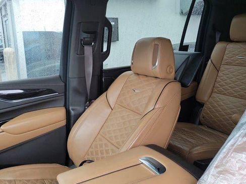 Used 2021 Cadillac Escalade ESV Sport w/ Driver Assist Tech Package RWD image 10