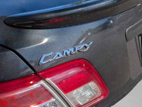 Used 2011 Toyota Camry SE image 19