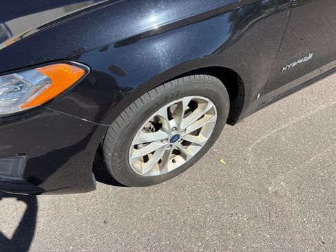 Used 2019 Ford Fusion SE FWD image 10