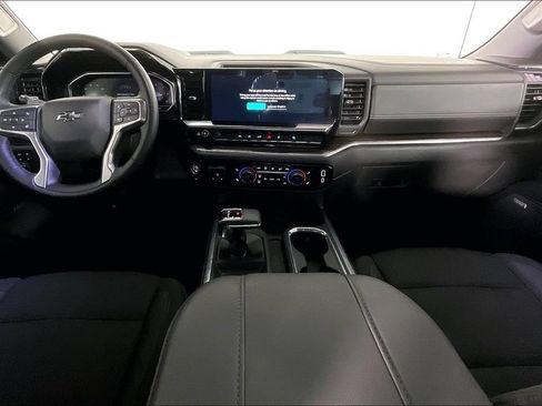Used 2025 Chevrolet Silverado 1500 LT Trail Boss w/ Convenience Package II AWD/4WD image 19
