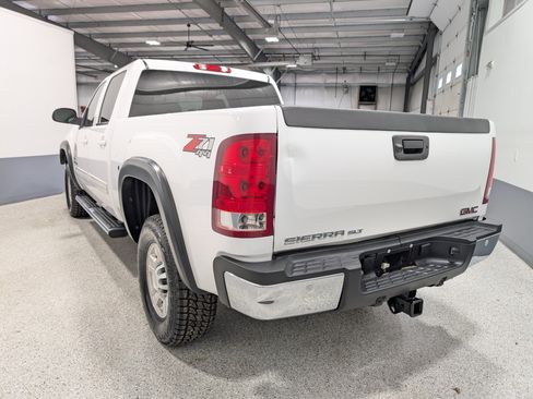 Used 2009 GMC Sierra 2500 SLT w/ SLT Convenience Package image 5