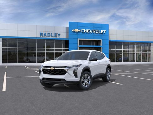 New 2026 Chevrolet Trax LS FWD image 8