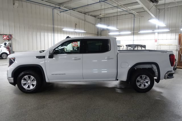 Used 2023 GMC Sierra 1500 SLE AWD/4WD image 4