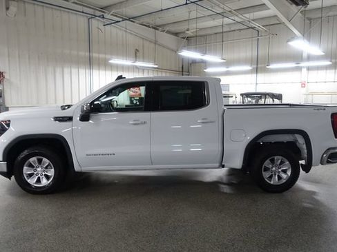 Used 2023 GMC Sierra 1500 SLE AWD/4WD image 4