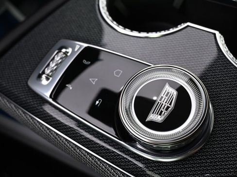 New 2026 Cadillac Optiq Luxury 2 AWD/4WD image 31