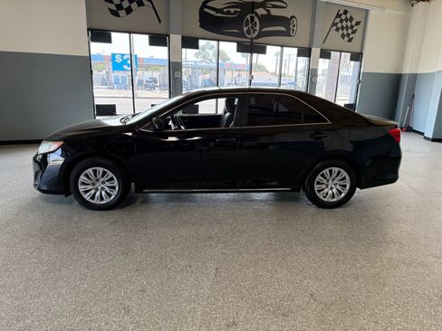 Used 2013 Toyota Camry LE FWD image 4