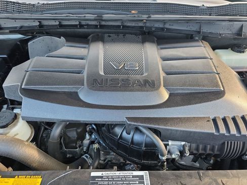 Used 2022 Nissan Titan SV image 41