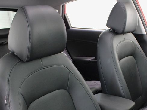 Used 2023 Hyundai Kona Limited AWD/4WD image 47