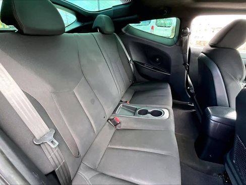 Used 2017 Hyundai Veloster Value Edition image 19