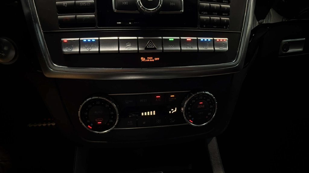 Used 2012 Mercedes-Benz ML 63 AMG 4MATIC image 32