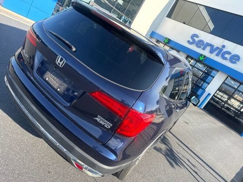 Used 2016 Honda Pilot Touring image 11
