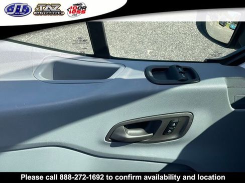 Used 2017 Ford Transit 150 XL image 12