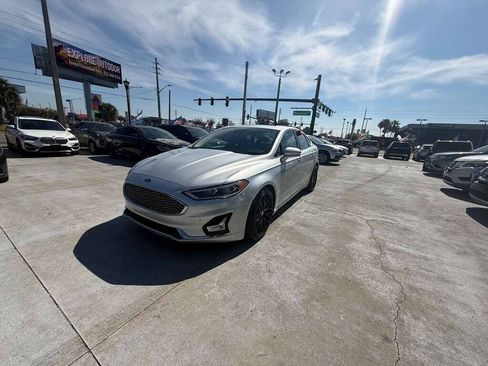 Used 2019 Ford Fusion Titanium AWD/4WD image 5