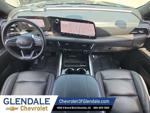 Used 2025 Chevrolet Suburban Z71 AWD/4WD image 22