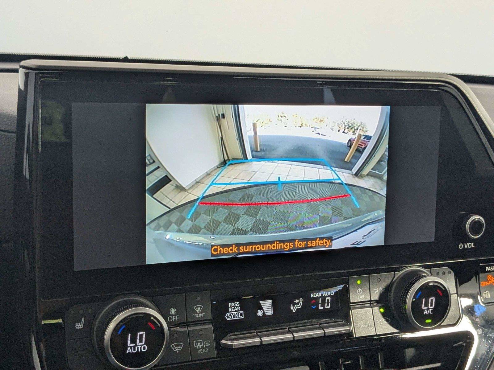 Used 2023 Toyota Highlander Bronze Edition FWD image 22