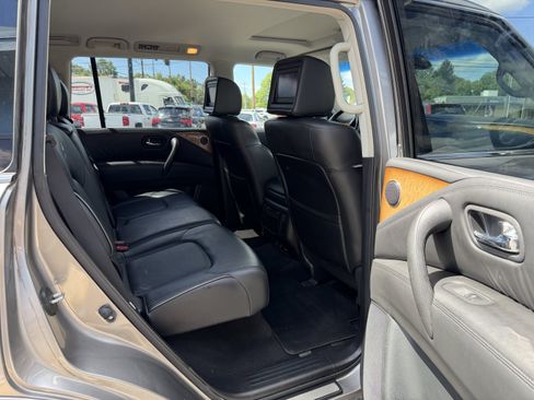 Used 2014 INFINITI QX80 4WD w/ Theater Package image 16