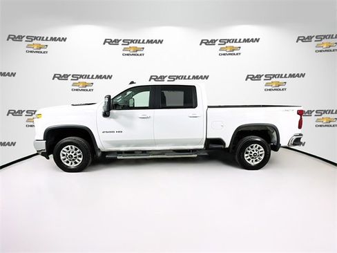 Used 2025 Chevrolet Silverado 2500 LT w/ Convenience Package image 4