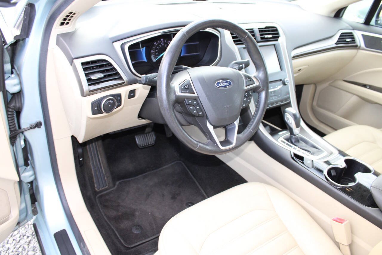 Used 2014 Ford Fusion SE w/ Equipment Group 502A FWD image 13