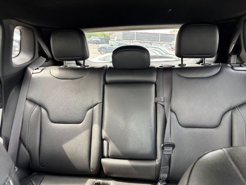 Used 2025 Jeep Compass Limited AWD/4WD image 33
