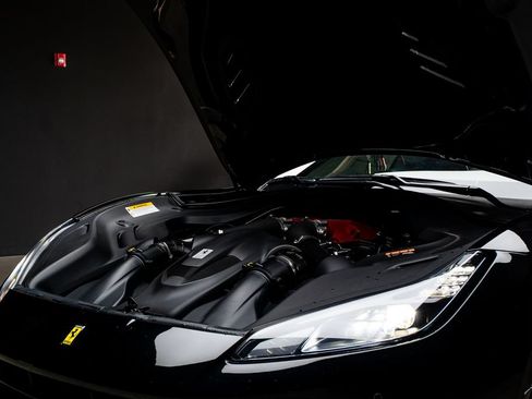 Used 2019 Ferrari Portofino RWD image 40