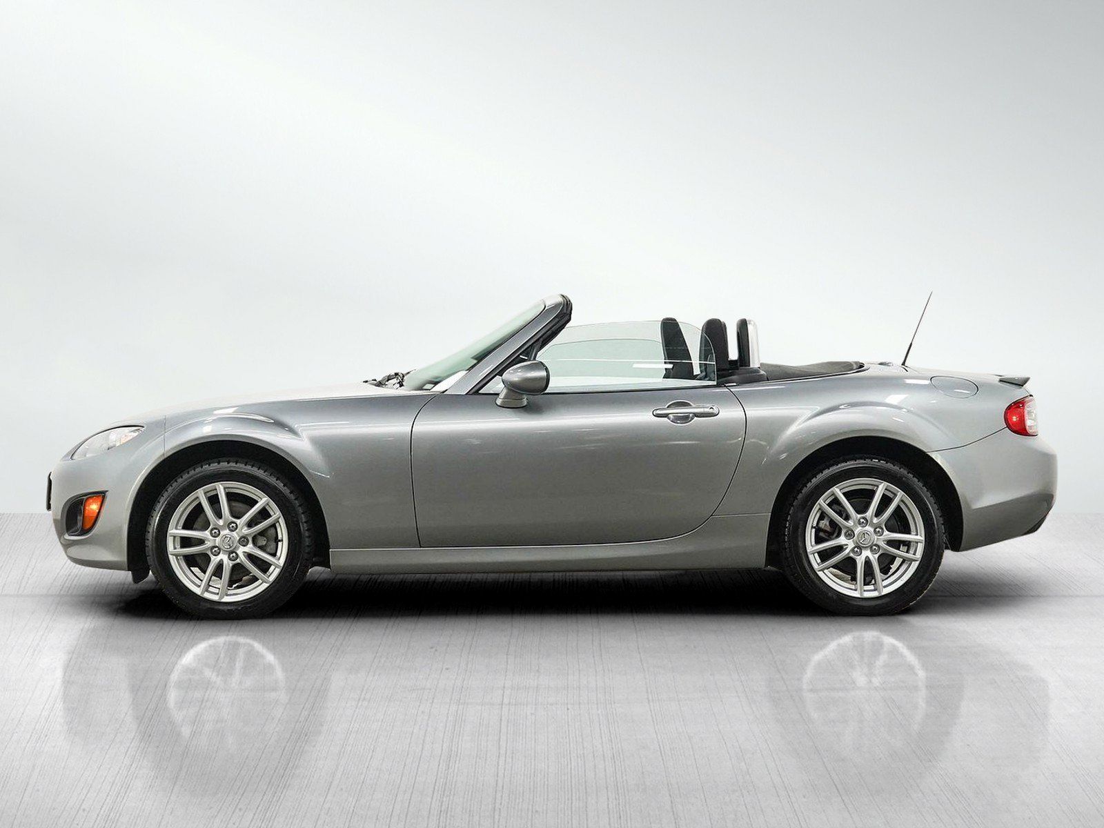 Used 2010 MAZDA MX-5 Miata Sport w/ Convenience Pkg RWD image 2