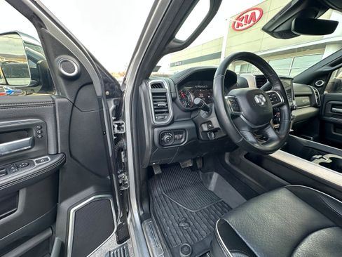 Used 2019 RAM 3500 Laramie image 33