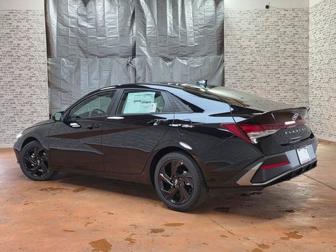 New 2026 Hyundai Elantra SEL Sport Premium FWD image 5