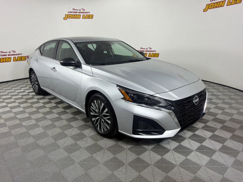Certified 2024 Nissan Altima 2.5 SV FWD image 8