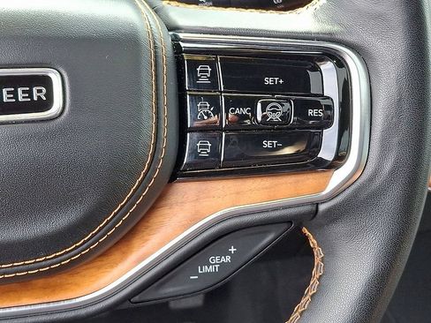 Used 2024 Jeep Grand Wagoneer L Series III AWD/4WD image 20